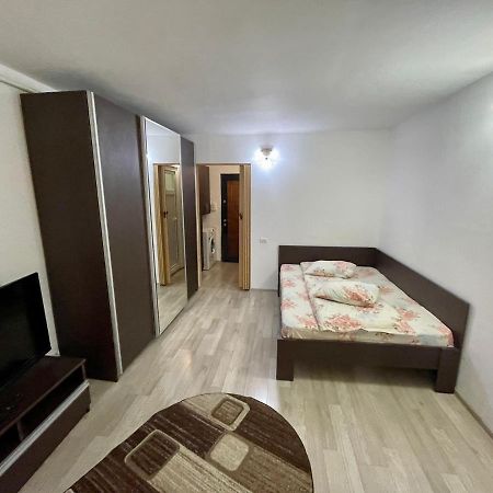 Апартаменты Garsoniera Moderna Parcare Internet Питешти Экстерьер фото