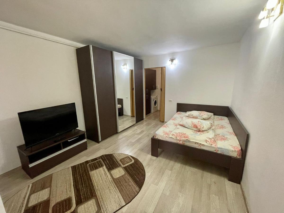 Апартаменты Garsoniera Moderna Parcare Internet Питешти Экстерьер фото