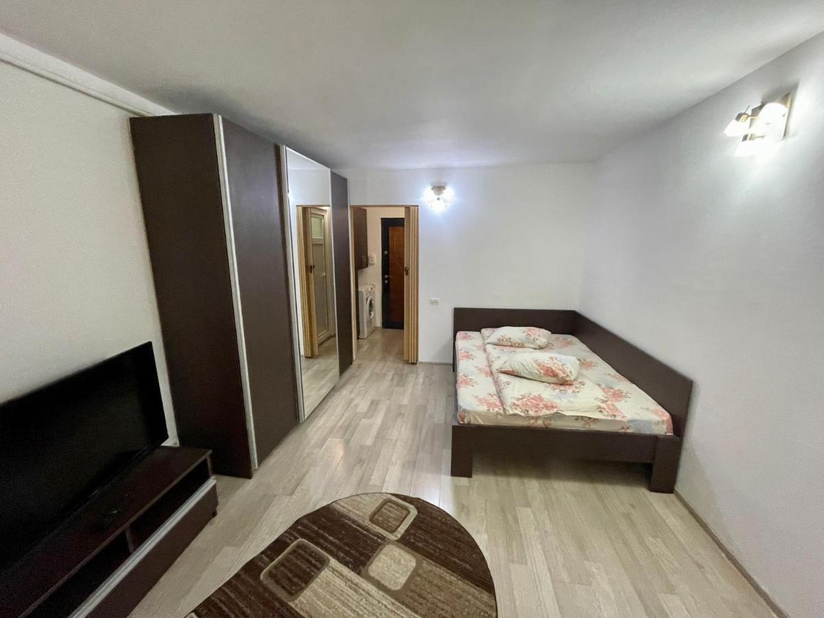 Апартаменты Garsoniera Moderna Parcare Internet Питешти Экстерьер фото